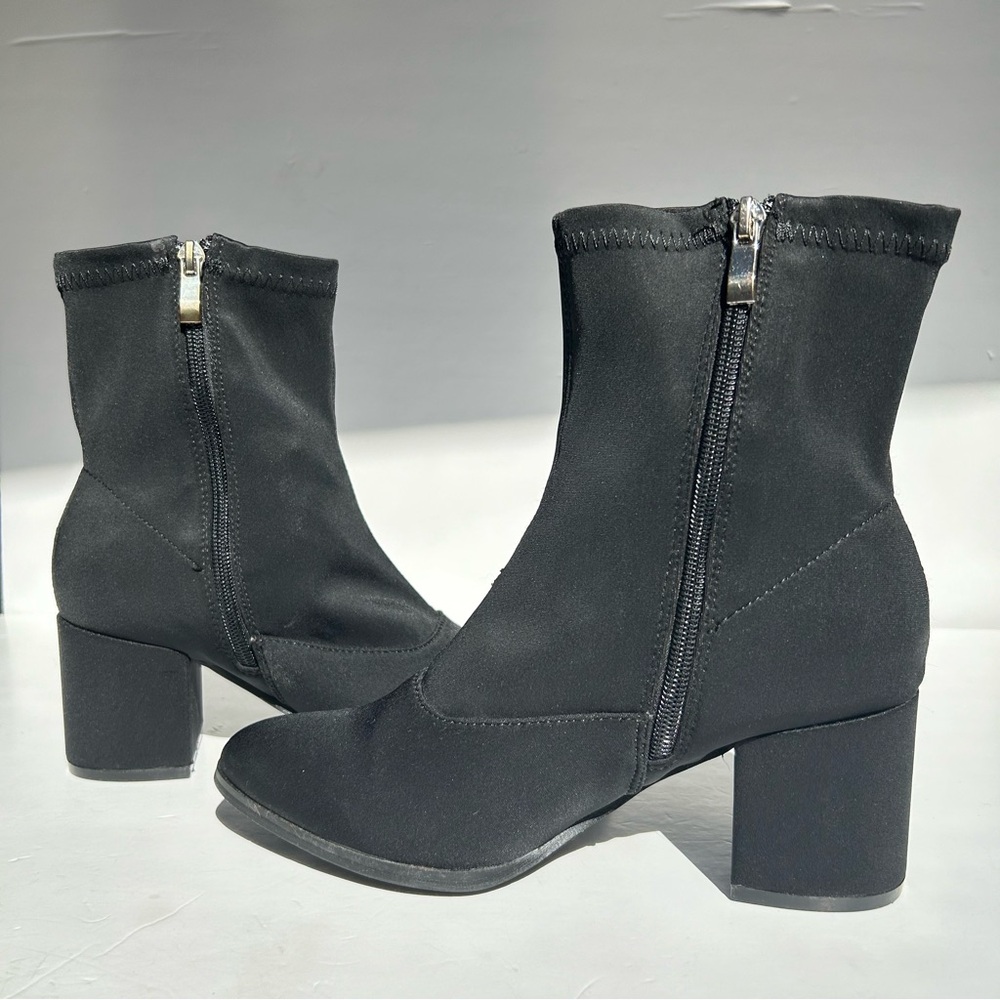 Boohoo womens chunky block heel pointed toe sock boots booties ankle boot Size 6
